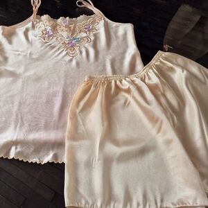 Peach Camisole And Shorts Sleeping Set Sil Soft Look Fabrich Embroidered Top